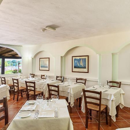 מרינלה Colonna Beach Hotel Marinella מראה חיצוני תמונה