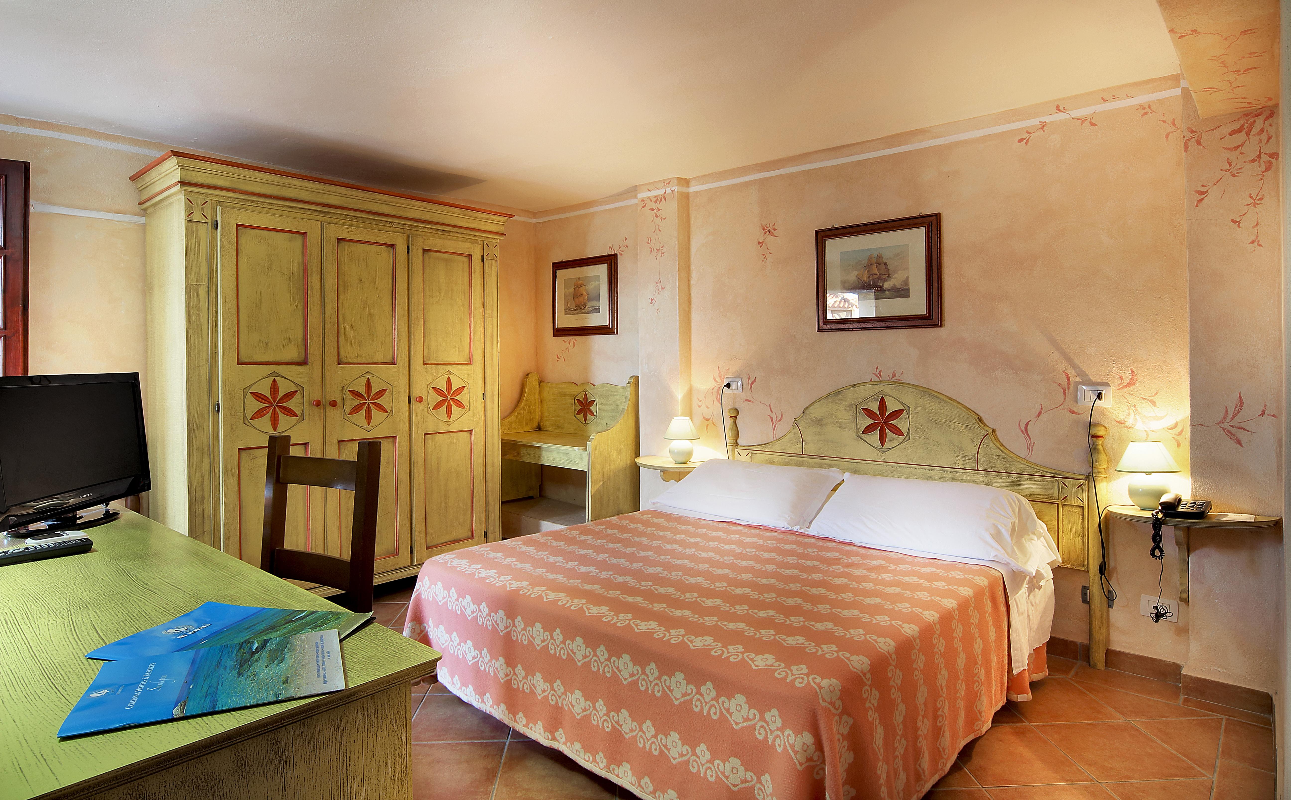 מרינלה Colonna Beach Hotel Marinella מראה חיצוני תמונה