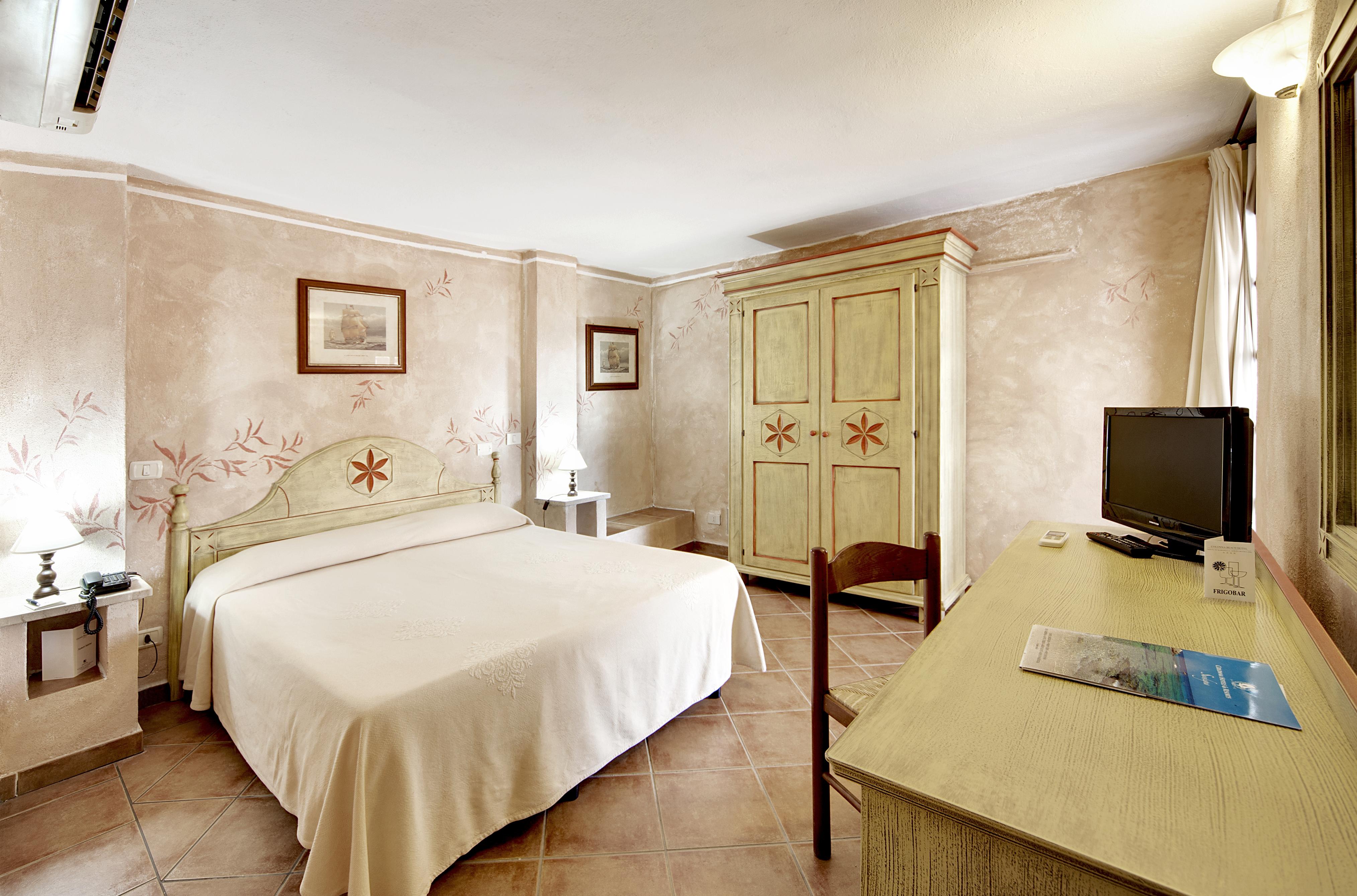 מרינלה Colonna Beach Hotel Marinella מראה חיצוני תמונה