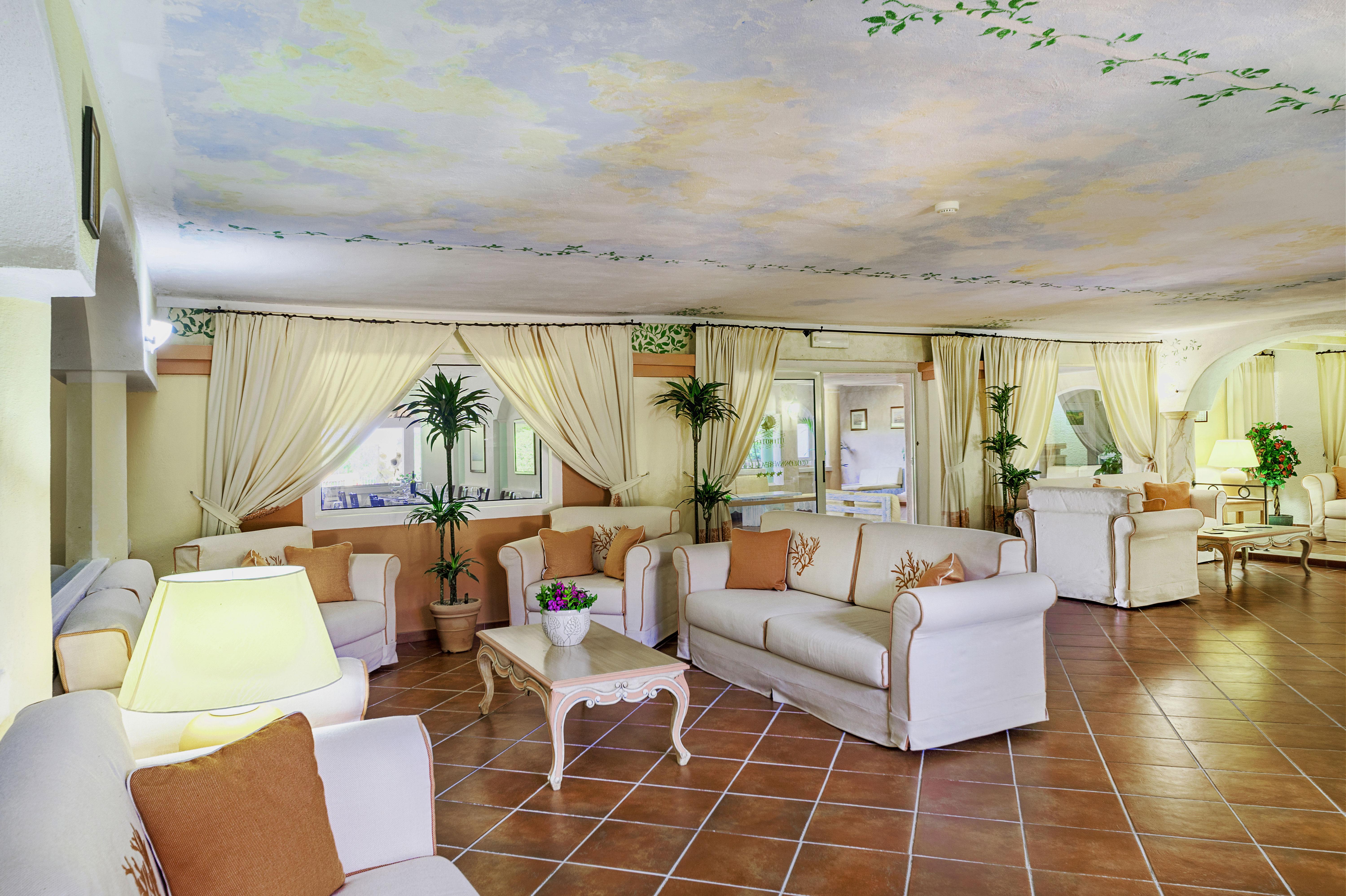 מרינלה Colonna Beach Hotel Marinella מראה חיצוני תמונה