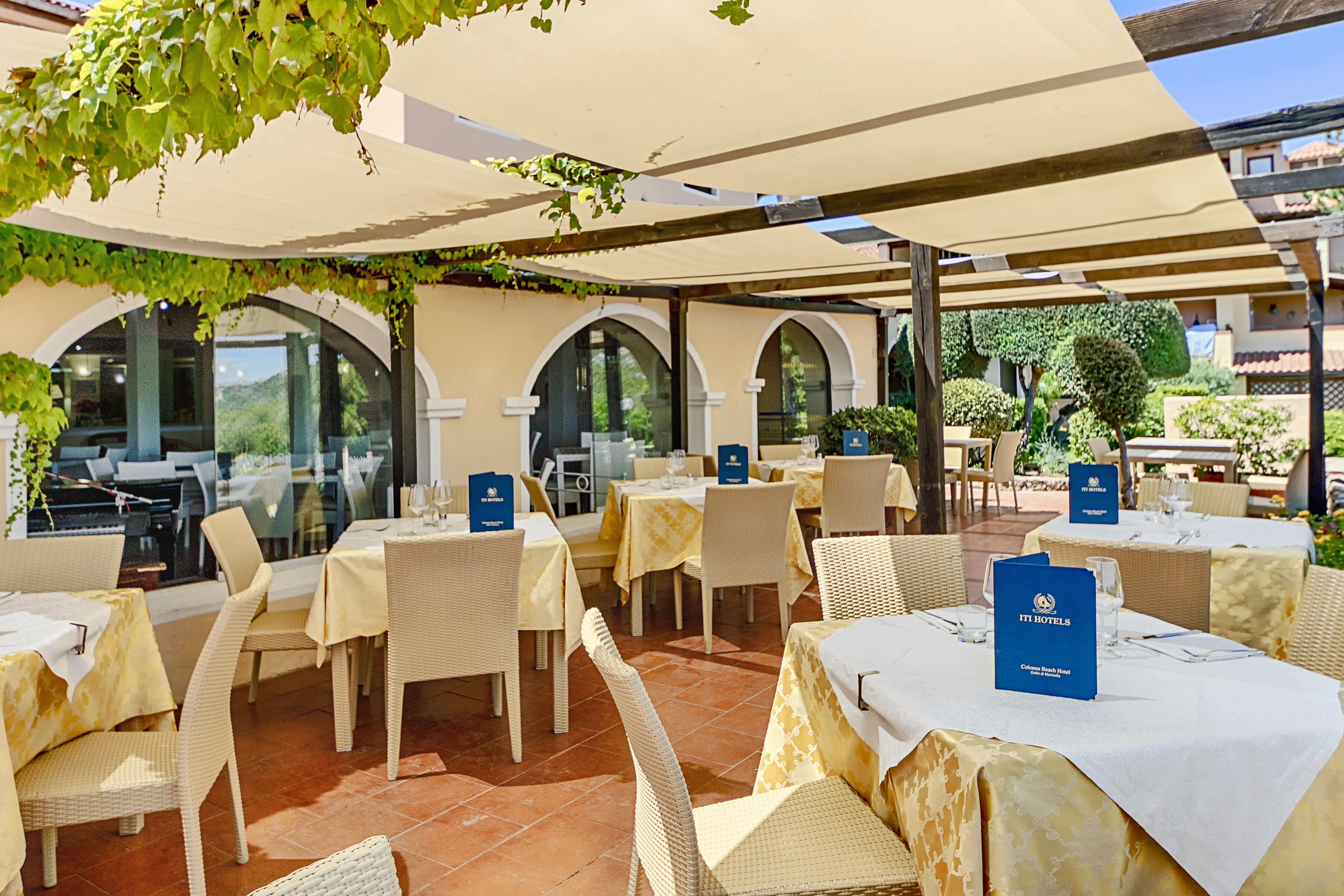 מרינלה Colonna Beach Hotel Marinella מראה חיצוני תמונה