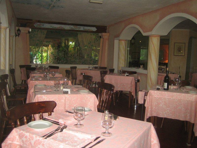 מרינלה Colonna Beach Hotel Marinella מראה חיצוני תמונה