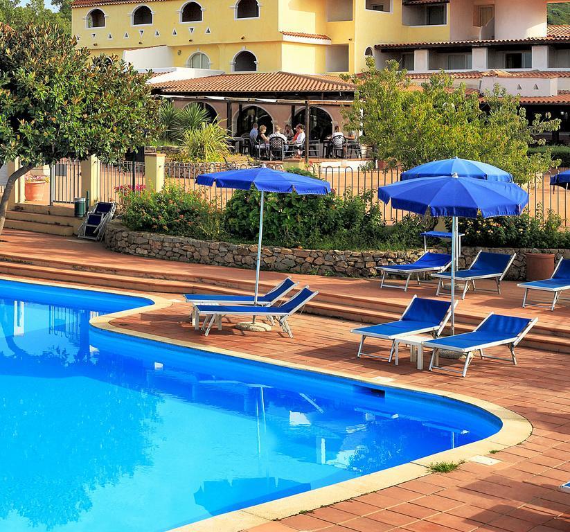 מרינלה Colonna Beach Hotel Marinella מראה חיצוני תמונה