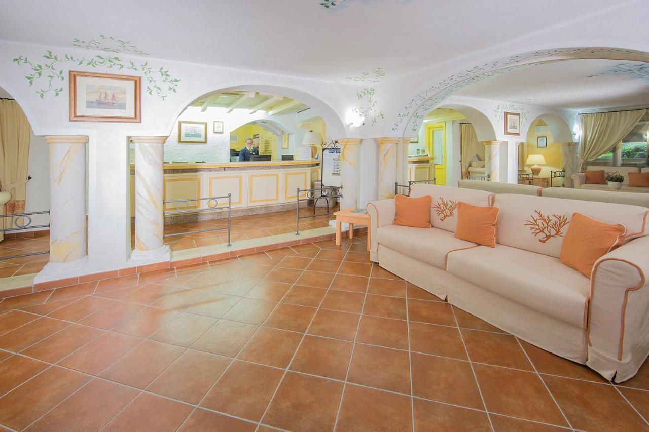 מרינלה Colonna Beach Hotel Marinella מראה חיצוני תמונה